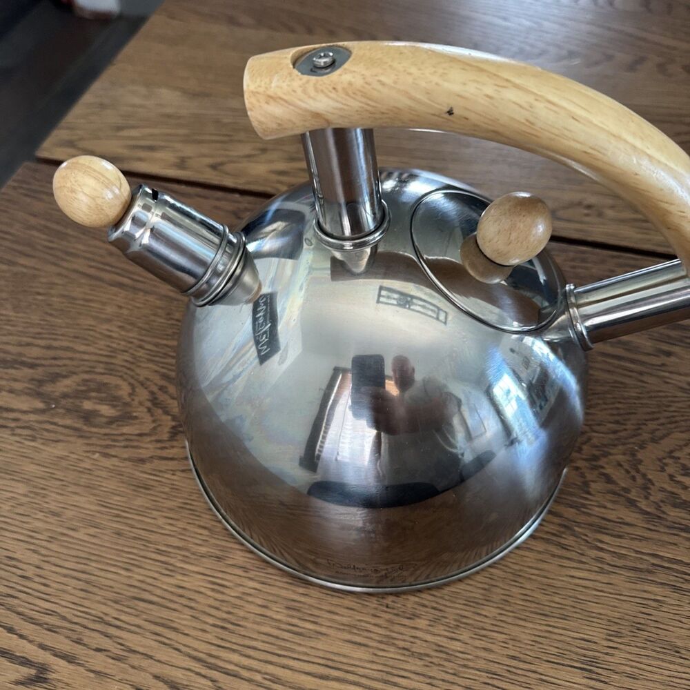 wolfgang puck 2.5  Qt Tea Kettle Signature Series
